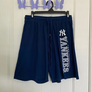 NWOT | Genuine Merchandise Major League Baseball men’s Yankees lounge shorts — M